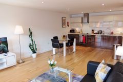 1.2-6-kitchen-diner-Ruislip-serviced-apartments-HA4-8QH