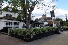 17 Twickenham Barmy Arms, 3 min to London Rd